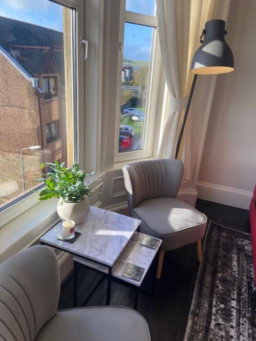 Beautiful Traditional Flat In The Center Of Largs. Exteriér fotografie